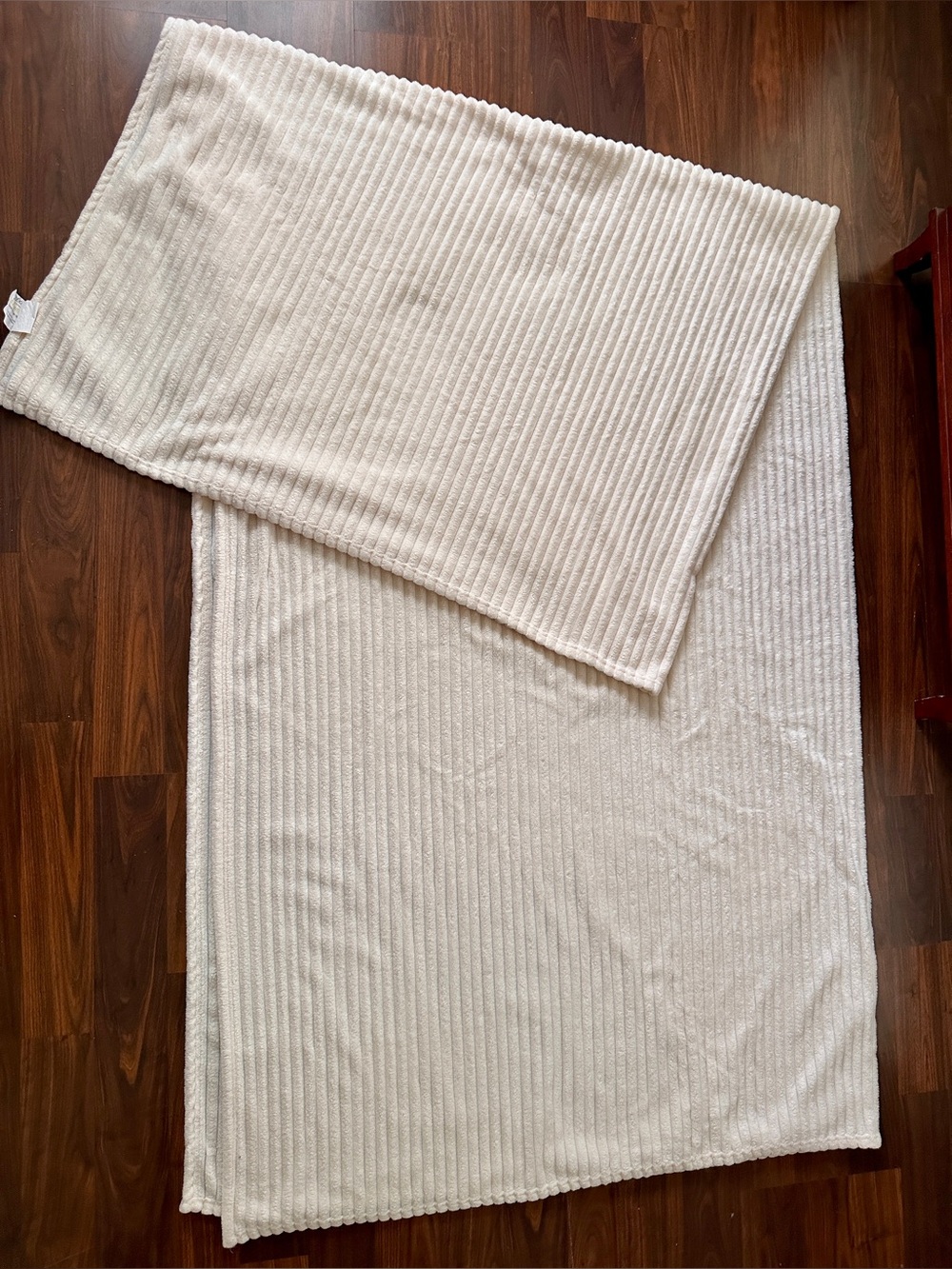 Beautiful King-Size Super Soft Cozy Blanket (Light Beige/Cream)